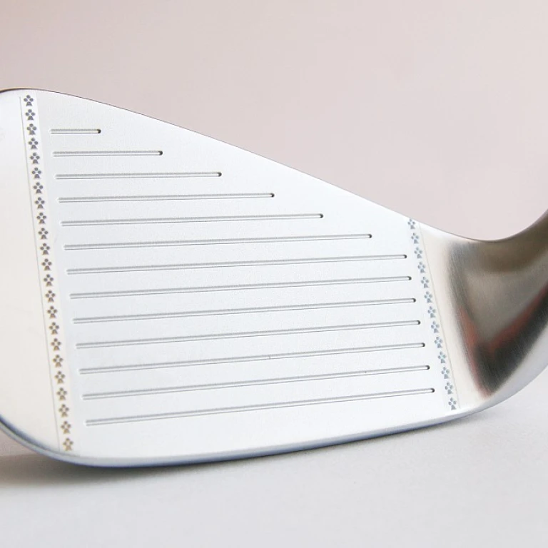 Mastering the Art of the 2 Iron: A Luxurious Approach