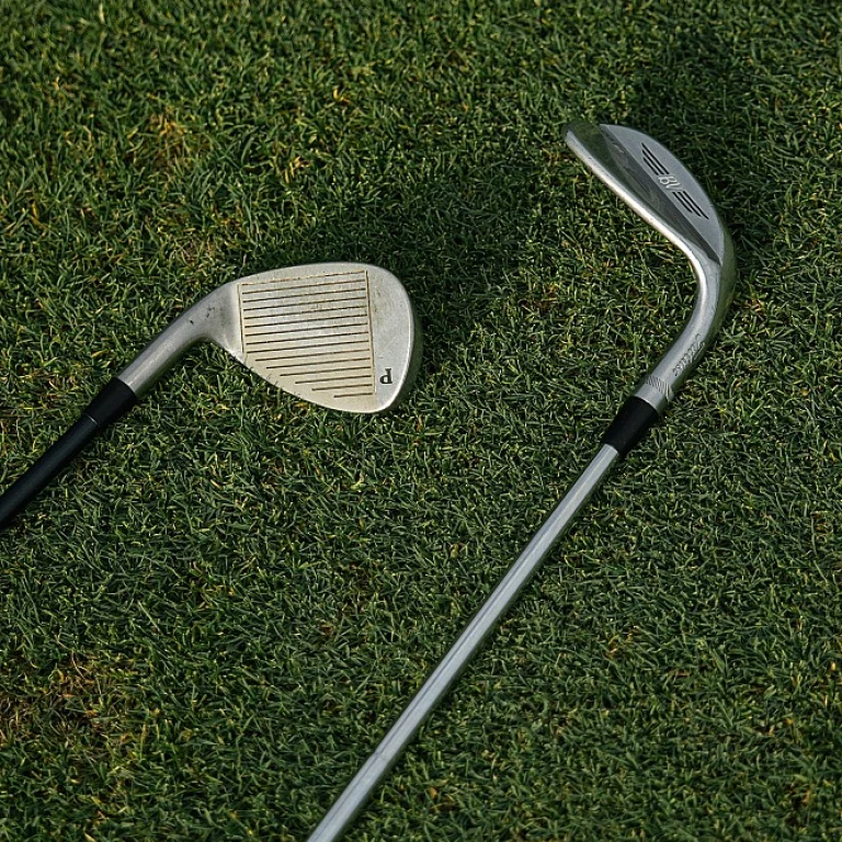 Exploring the Elegance of Square 2 Golf Clubs